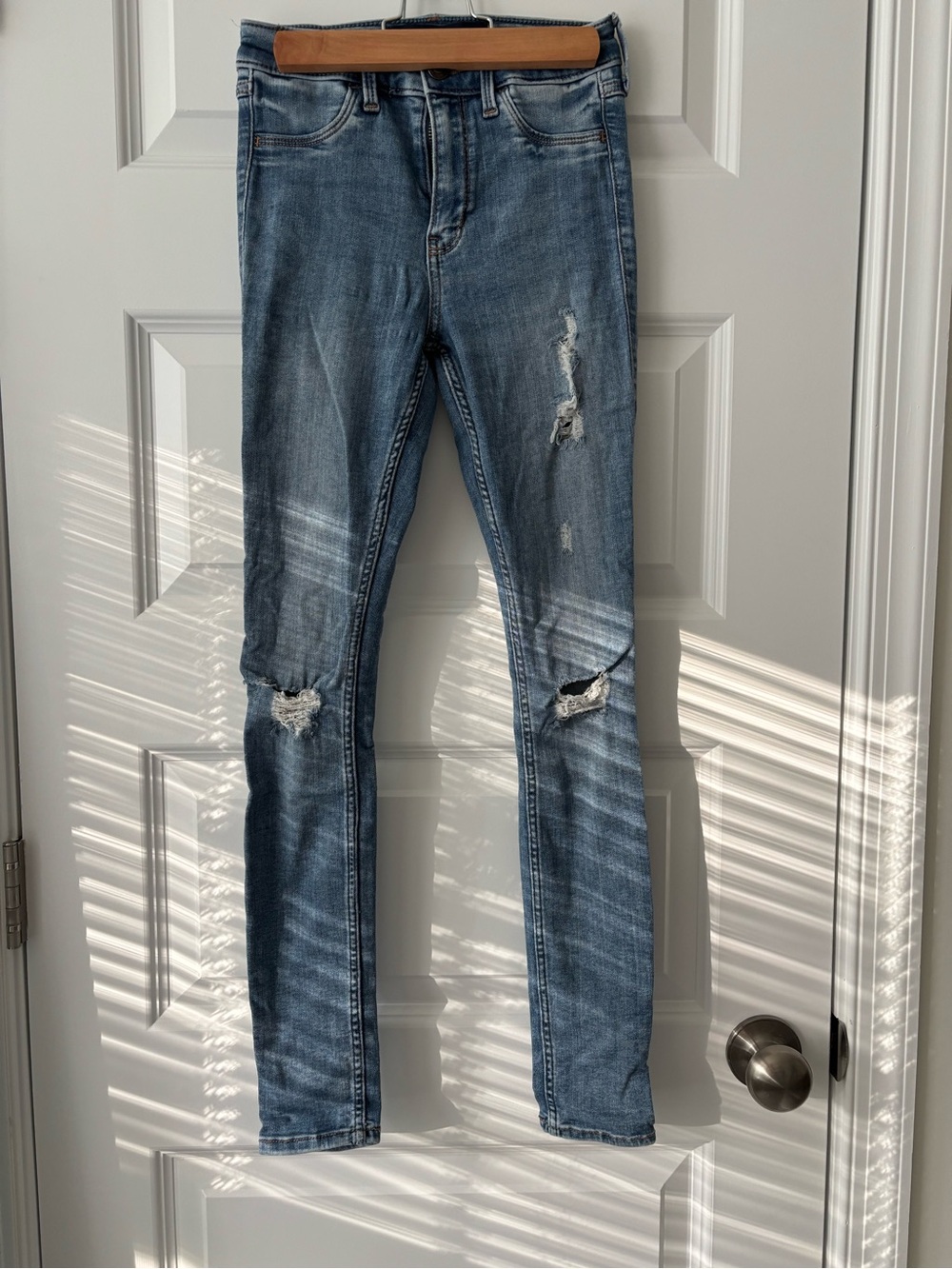 Hollister Size 23 High-Rise Crop Jean Legging Distressed Blue Jeans